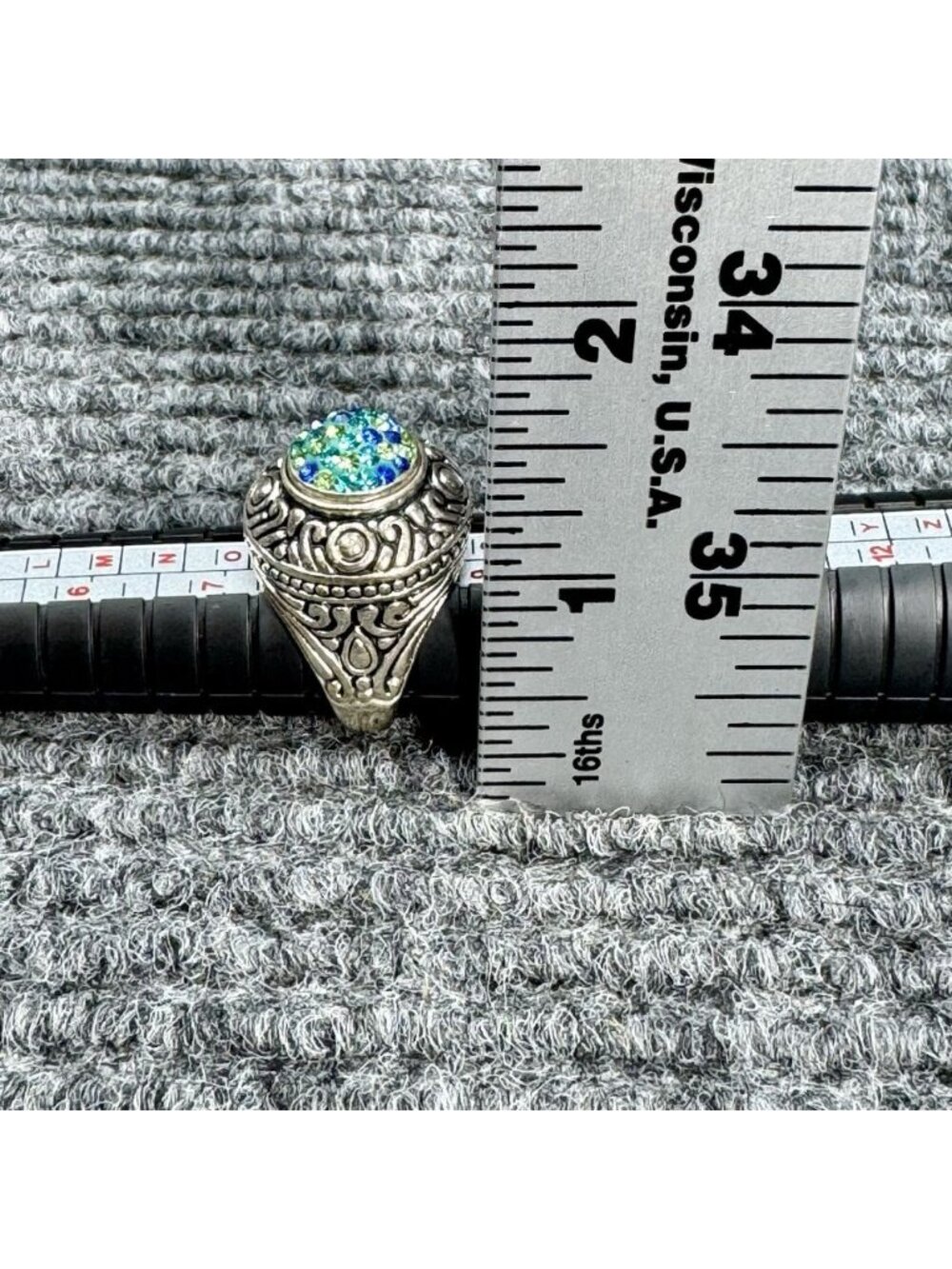 Vintage Cluster Rhinestone Statement Ring Size 8 Blue Green Filigree Cocktail - Picture 7 of 8